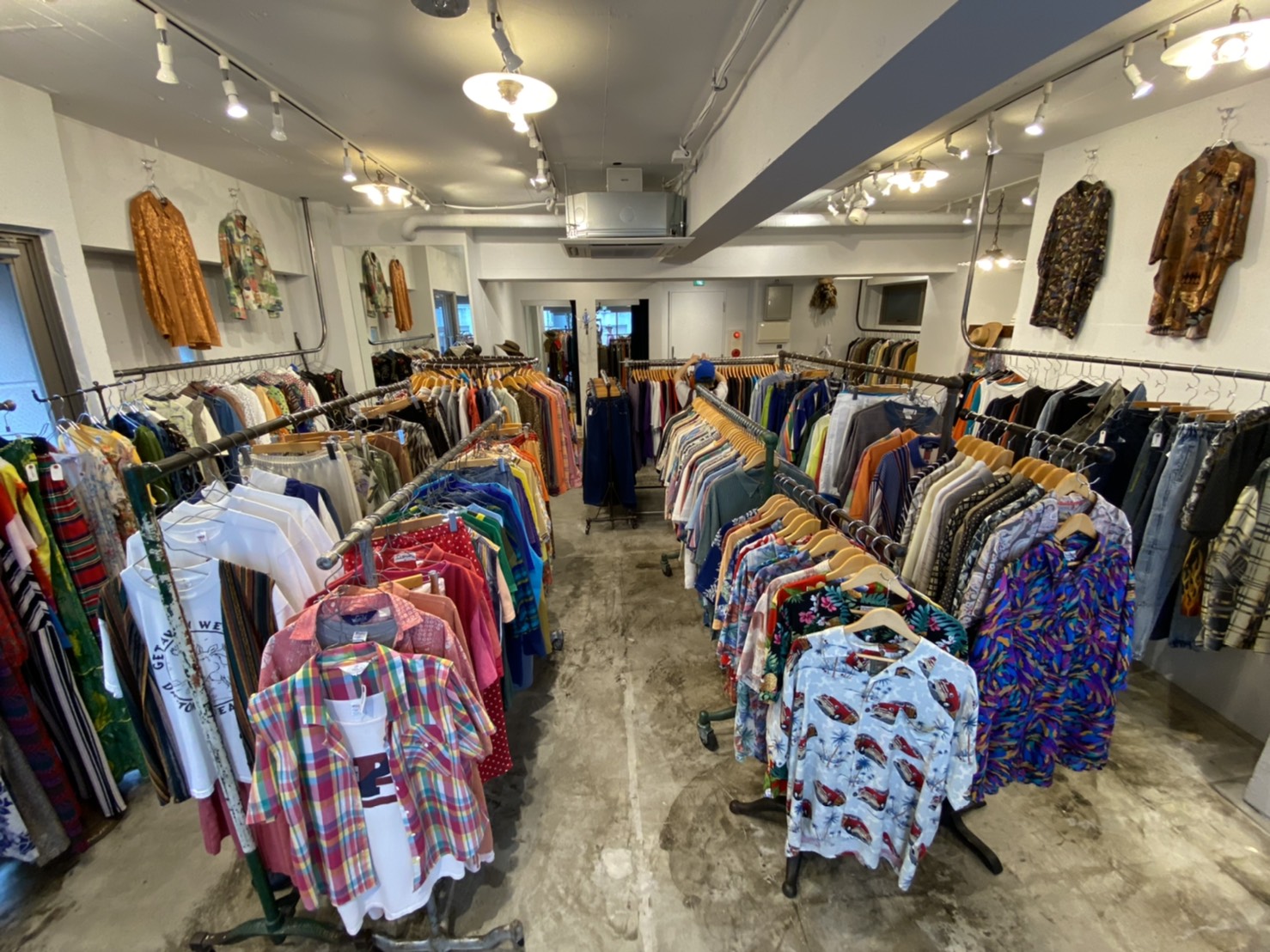 Gleeful グリーフル 下北沢店 1st シモフル 下北沢の古着情報サイト フリーペーパー